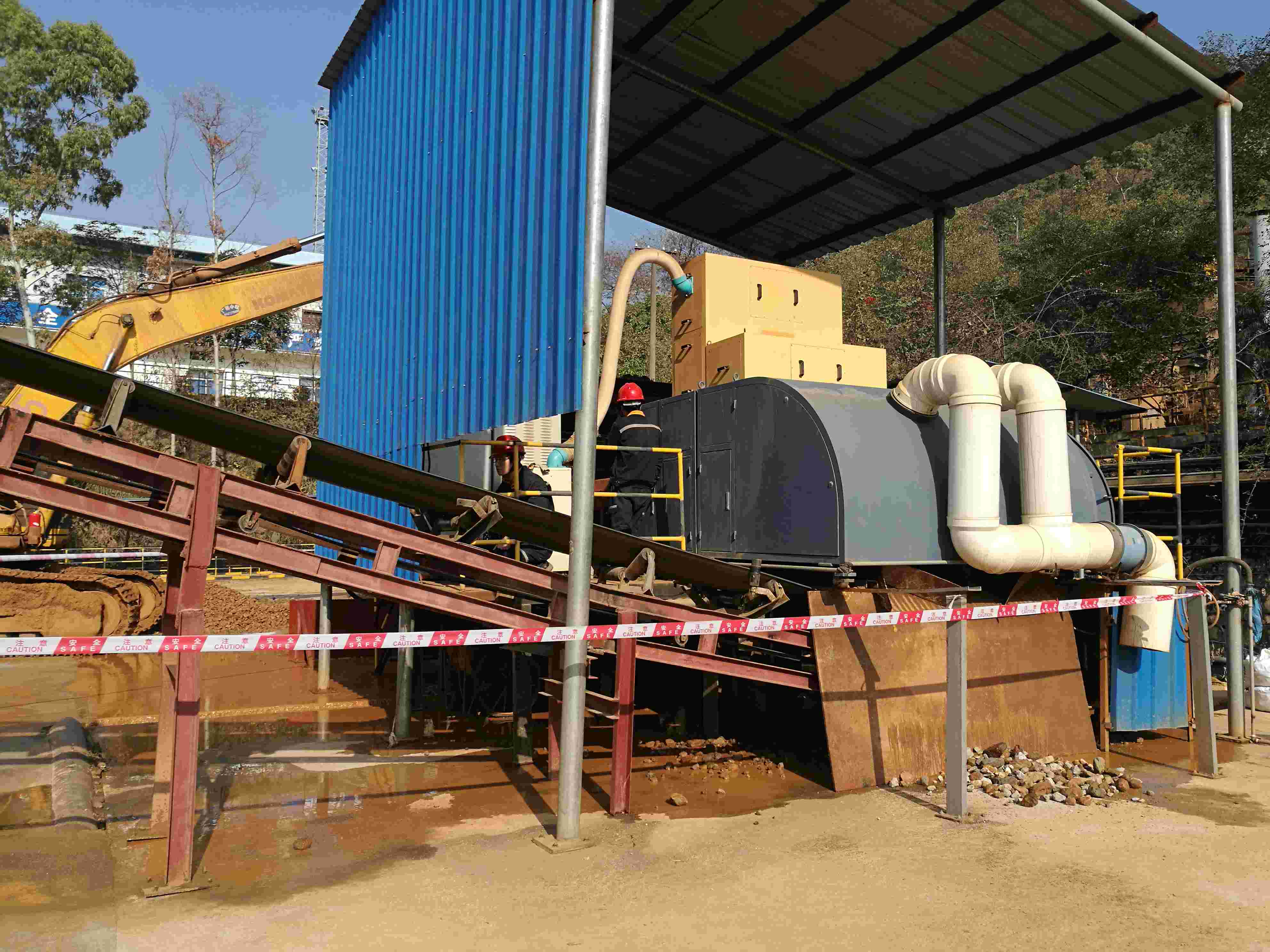 研制出彩色CCD+NIR双技术融合智能分选机，在中国铝业广西分公司投入运行。